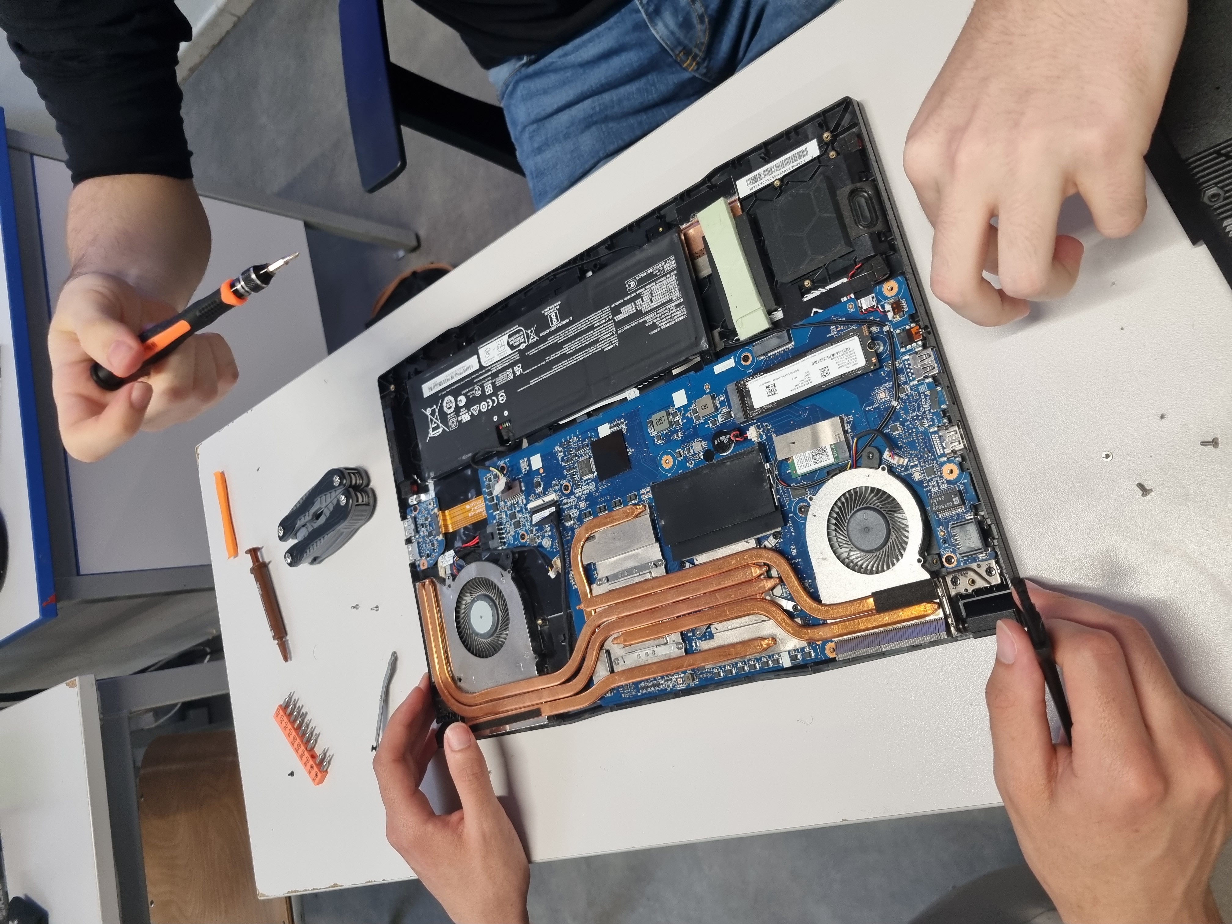 Démontage et changement de pâte thermique sur un PC
